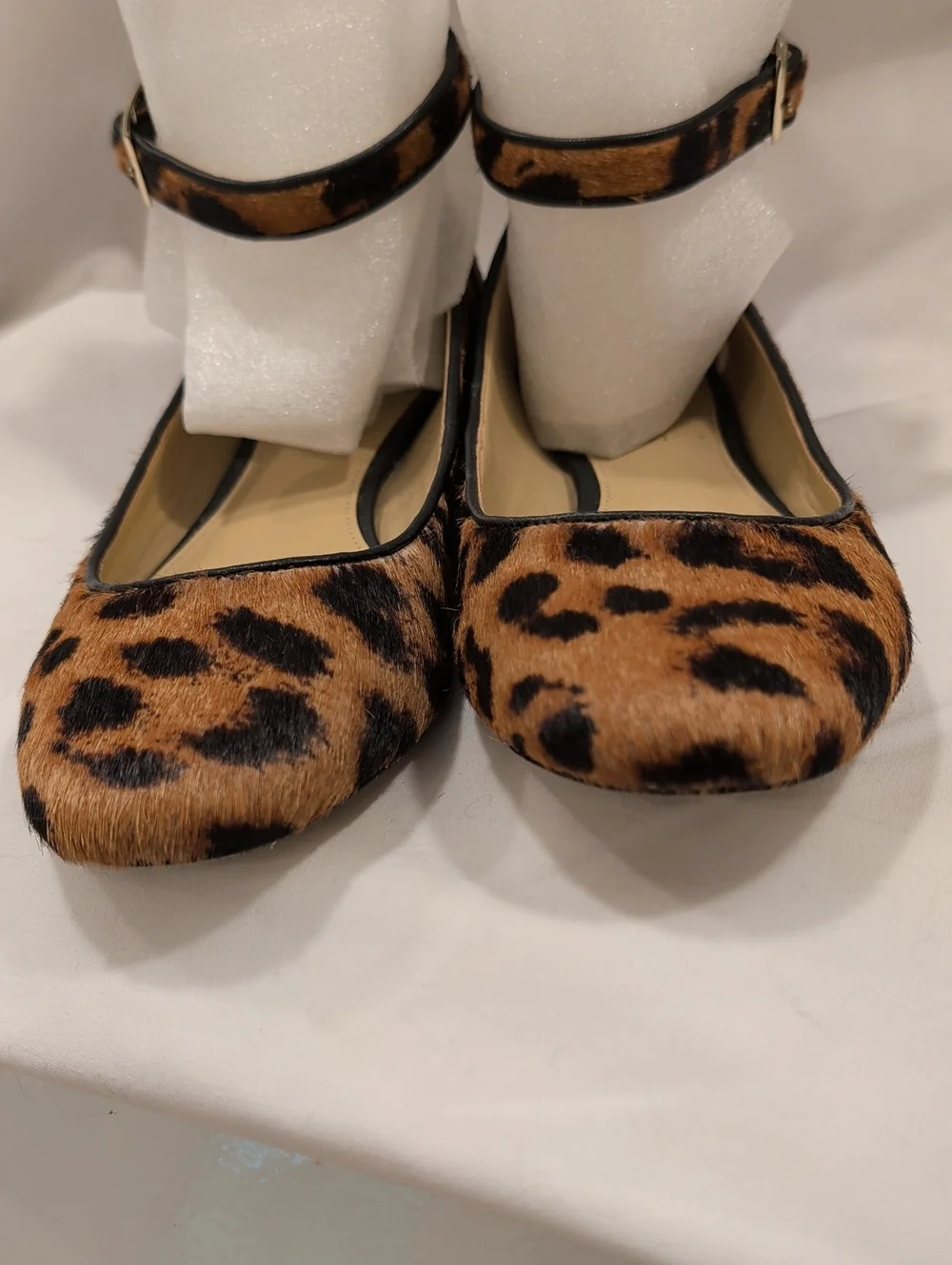 Talbots size 7.5 Leather Upper Leopard Print Ankle Strap Flats - Brown/Tan
